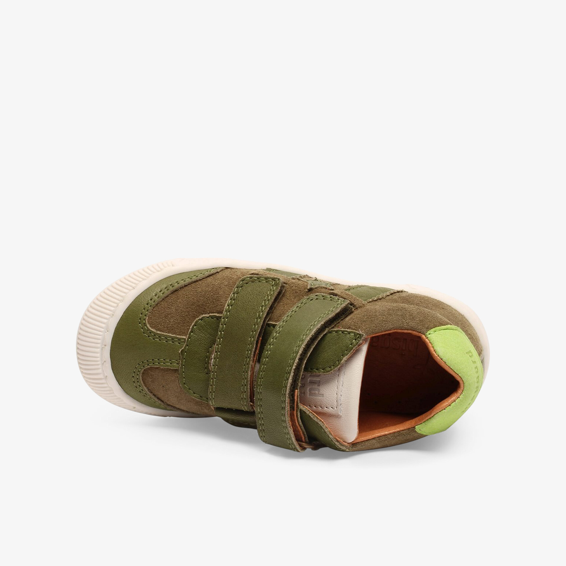 Grüner Schuh mit Klettverschlüssen, rutschfeste Sohle, seitlich abgebildet