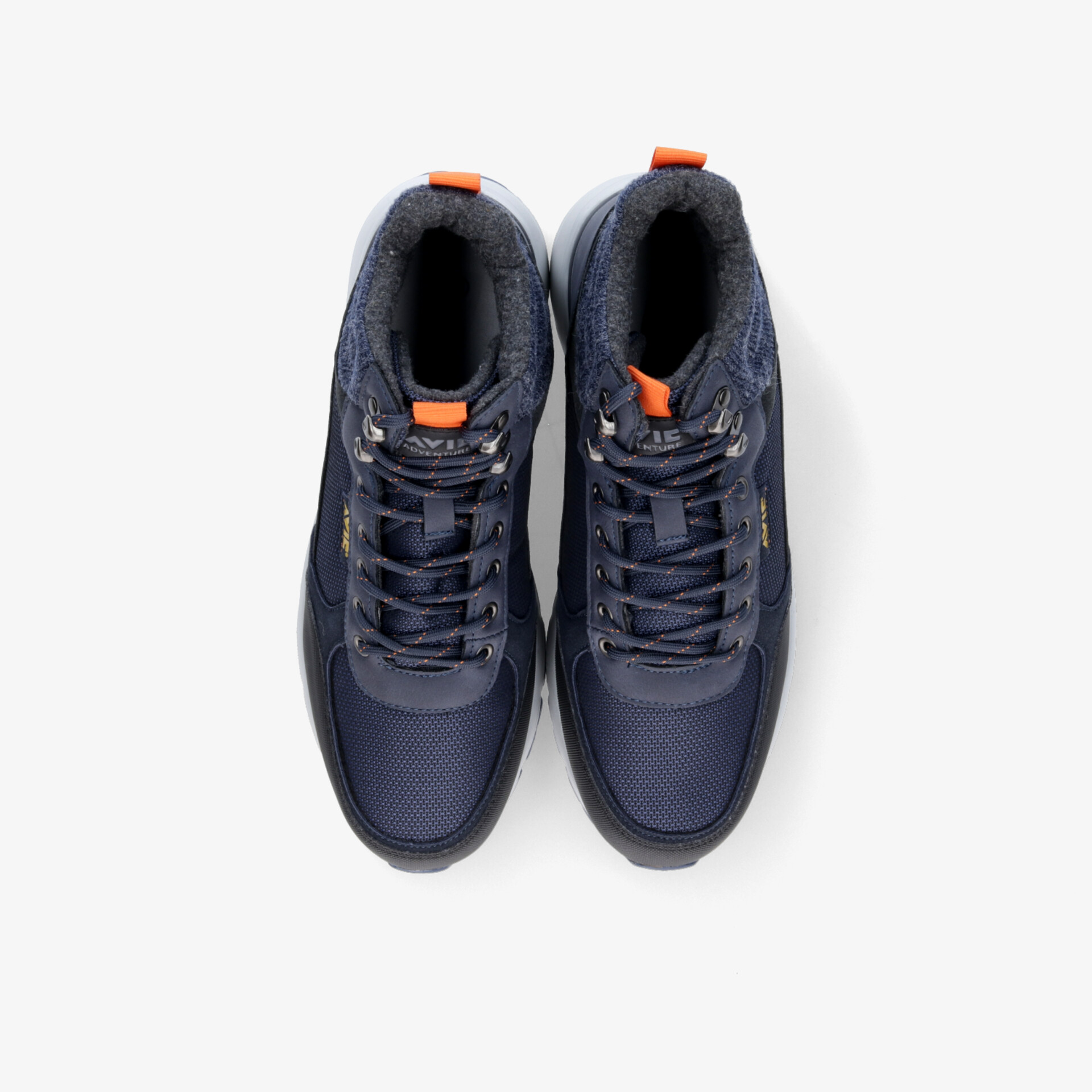 Robuste und bequeme Sportschuhe in Navy mit orangefarbenen Akzenten, gepolsterte Innensohle, atmungsaktives Material, Paaransicht