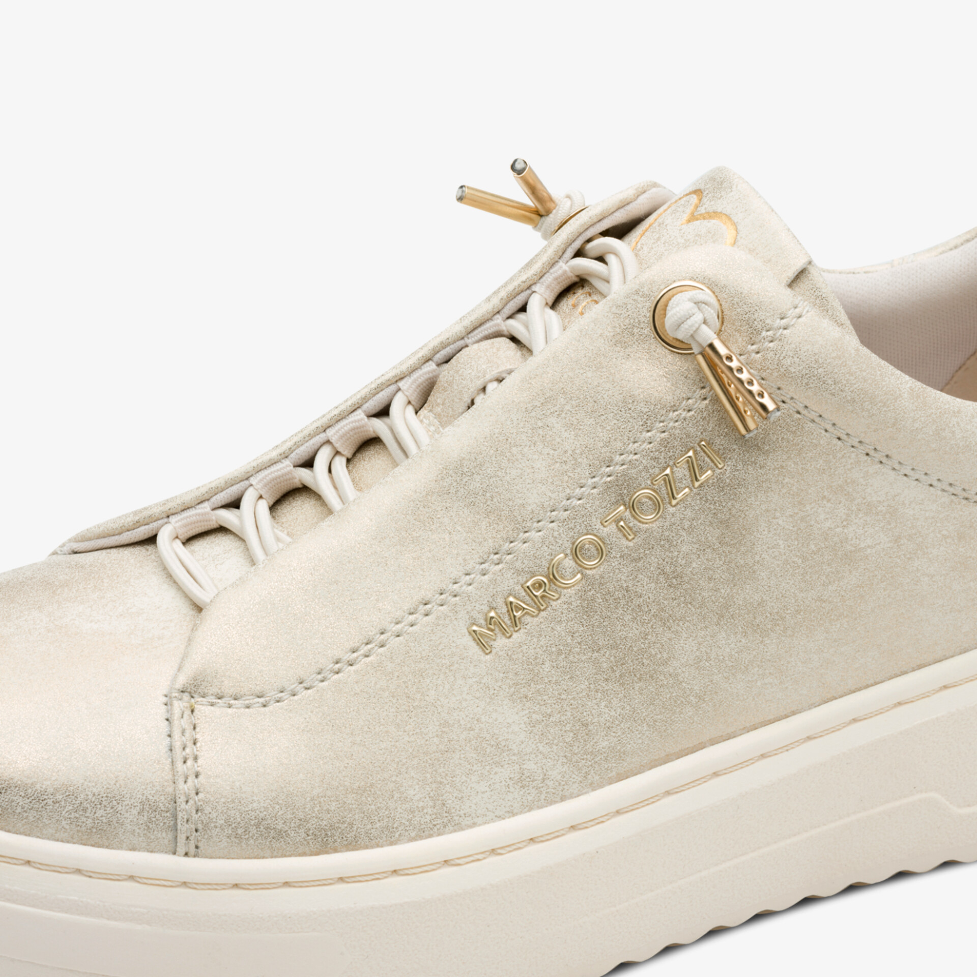 Bequemer Sneaker aus hochwertigem Veloursleder mit goldfarbenem Logo und Schnürsenkeln in cremiger Farbe