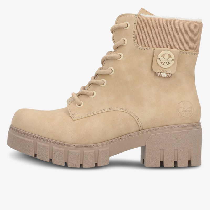 Beiger Nubukleder-Schnürstiefel mit robustem Blockabsatz und profilierter Sohle, seitliche Ansicht