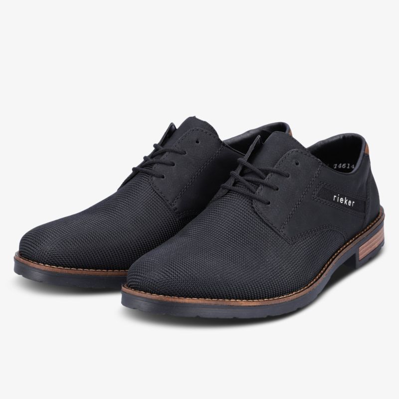 Elegante schwarze Schnürschuhe mit feiner Textur und bequemer Laufsohle für vielseitigen Einsatz