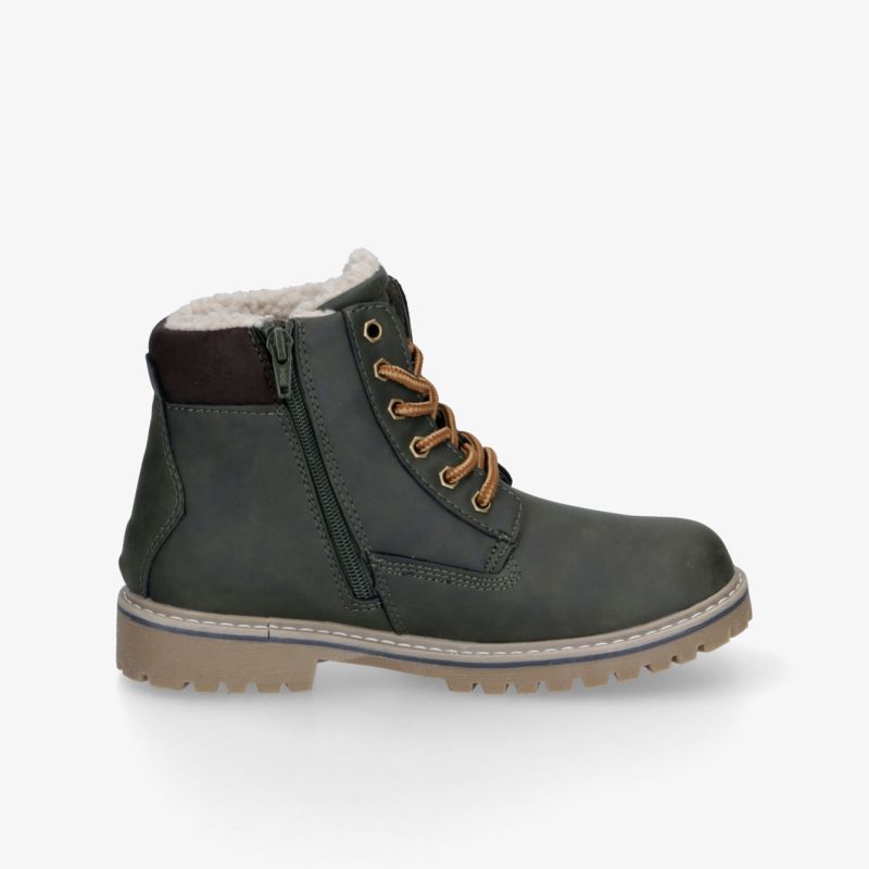 Warmer schwarzer Winterstiefel mit robuster Sohle und praktischem Reißverschluss für komfortables An- und Ausziehen