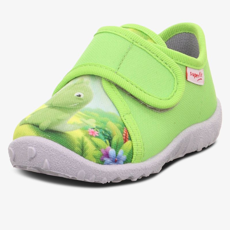 Hellgrüner Kinderschuh mit Klettverschluss, flexiblem und rutschfestem Material für optimalen Halt