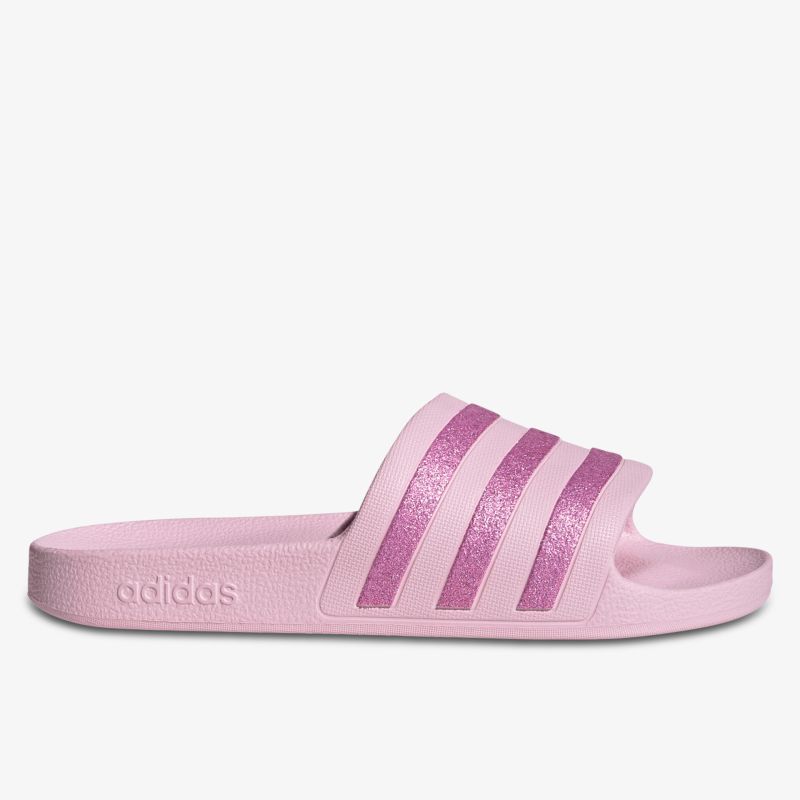 Leichter pinkfarbener Badelatschen mit weicher Sohle und klassischem Design für komfortablen Tragekomfort