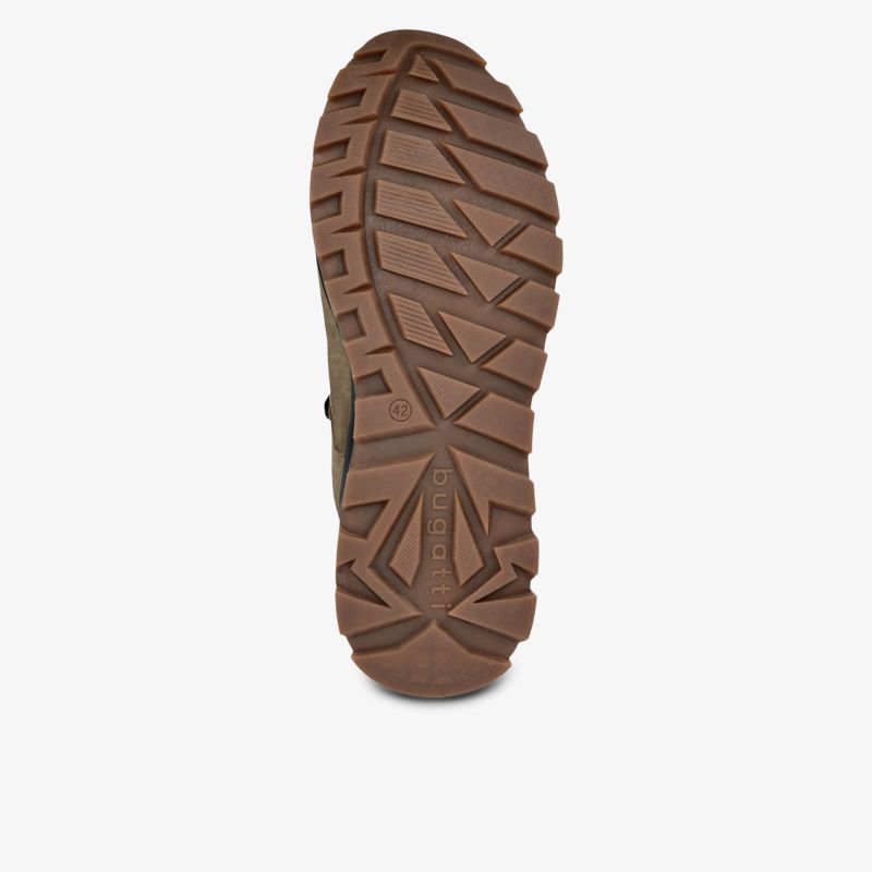 Robuste Schuhsohle mit tiefem Profil für sicheren Halt und optimale Traktion im Gelände