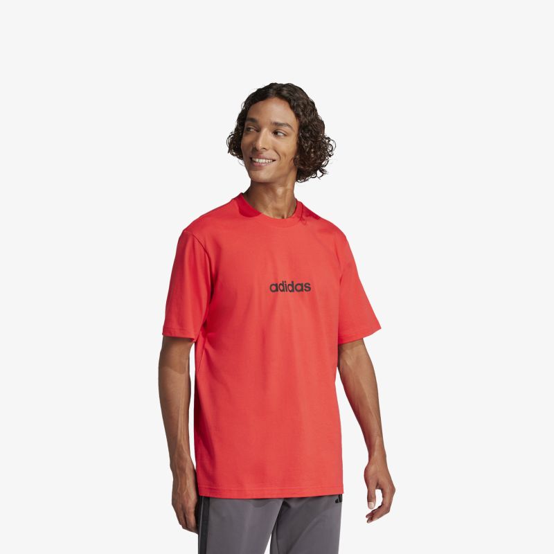 Bequemes rotes adidas T-Shirt mit kurzem Ärmel, leicht und atmungsaktiv für sportliche Aktivitäten