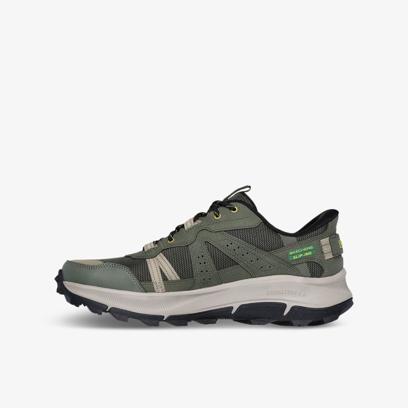 Robuster sportlicher Outdoor-Trailrunning Schuh in Grau und Grün mit atmungsaktivem Material und rutschfester Sohle