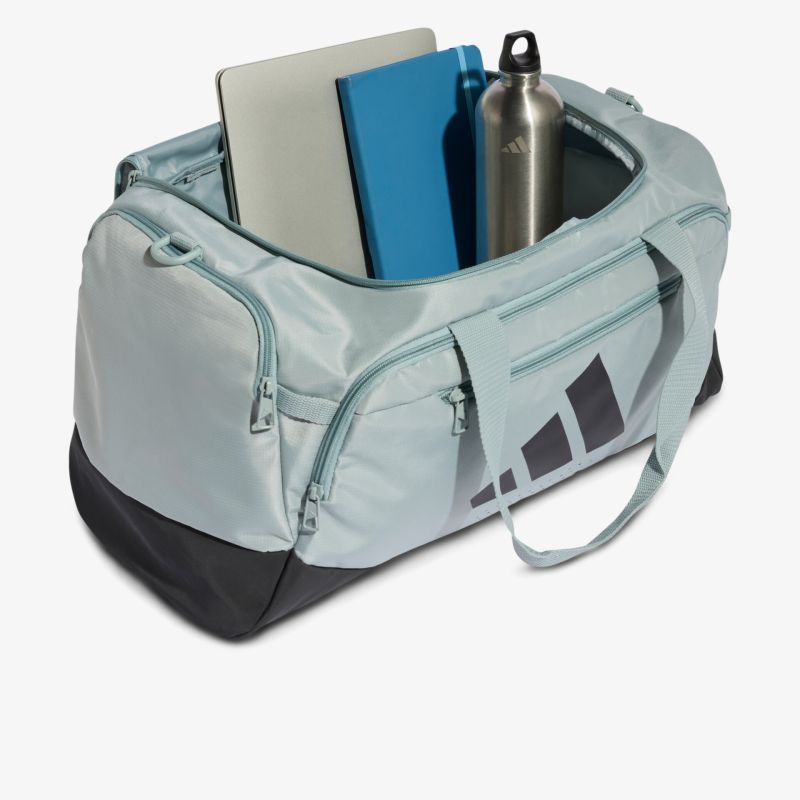 Geräumige und robuste Sporttasche mit praktischer Reißverschlusstasche und modernem Design, ideal für vielseitigen Gebrauch.