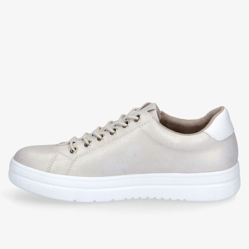 Moderner, bequemer Sneaker mit weißer Sohle und stilvollem Design, ideal für vielfältige Anlässe.