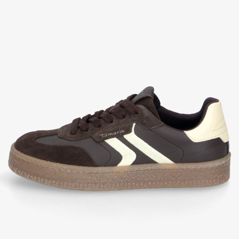 Brauner Sneaker mit markanten hellen Seitenstreifen, robuster Gummisohle, gepolsterter Ferse und klassischer Schnürung