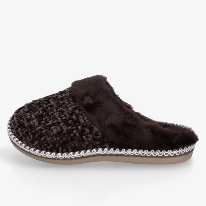 Warmer Hausschuh mit weichem Strickmaterial, flauschigem Innenfutter, dekorativer Ziernaht und profilierter Sohle