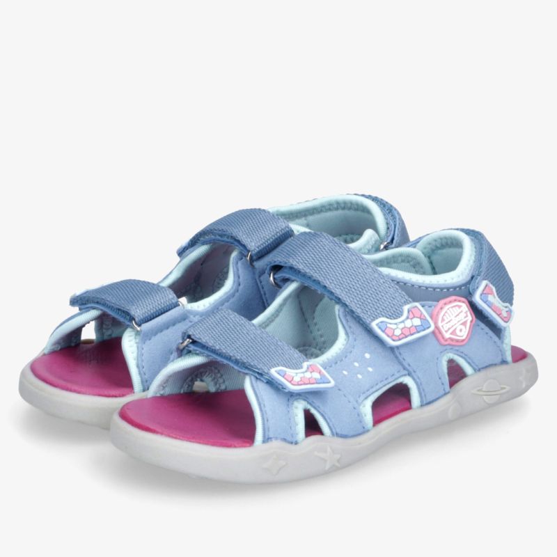 Sportliche blaue Sandalen mit verstellbaren Klettverschlüssen und pink farbener Innensohle, bequem und leicht