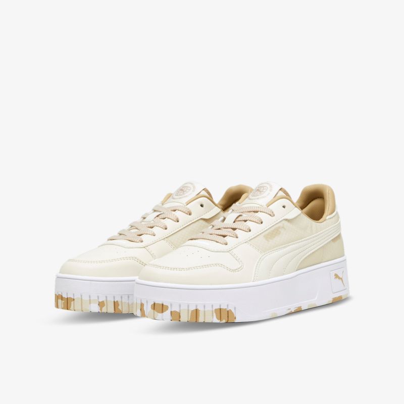 Moderner beiger Sneaker mit Plateausohle und stilvollem Design für vielseitige Outfits.