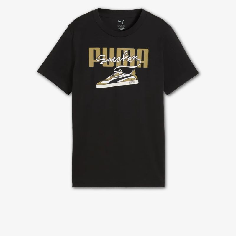 Schwarzes T-Shirt mit goldfarbenem Puma-Logo und stylischem Sneakers-Print vorne in klarer Frontansicht
