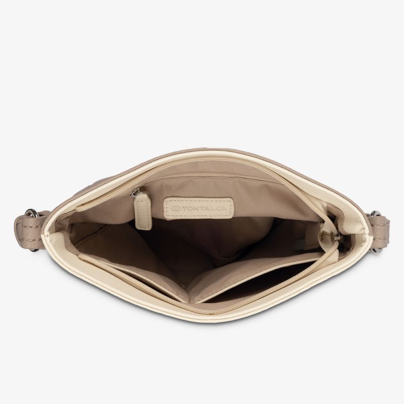 Innenansicht einer beige Tasche mit mehreren Fächern und Reißverschluss für optimale Organisation