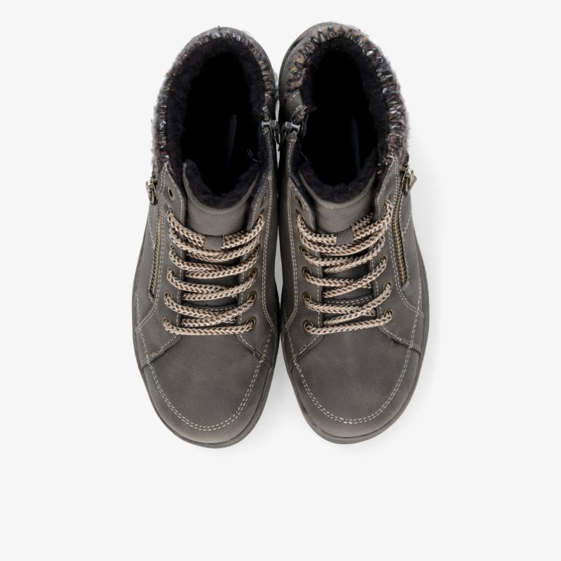 Graue Schnürboots mit weichem Innenfutter, gepolsterter Zunge und robustem Design als Paar von oben fotografiert