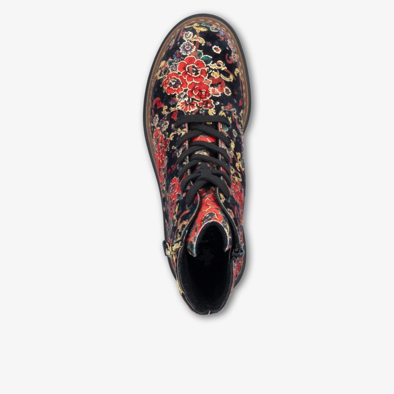 Top-Down Ansicht einer schwarzen Stiefelette mit buntem Blumenmuster und eleganter Schnürung