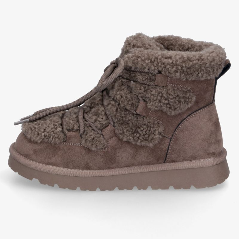 Seitlich abgebildeter warmer Winterboot mit kuscheligem Innenfutter und rutschfester Sohle für angenehmen Tragekomfort.