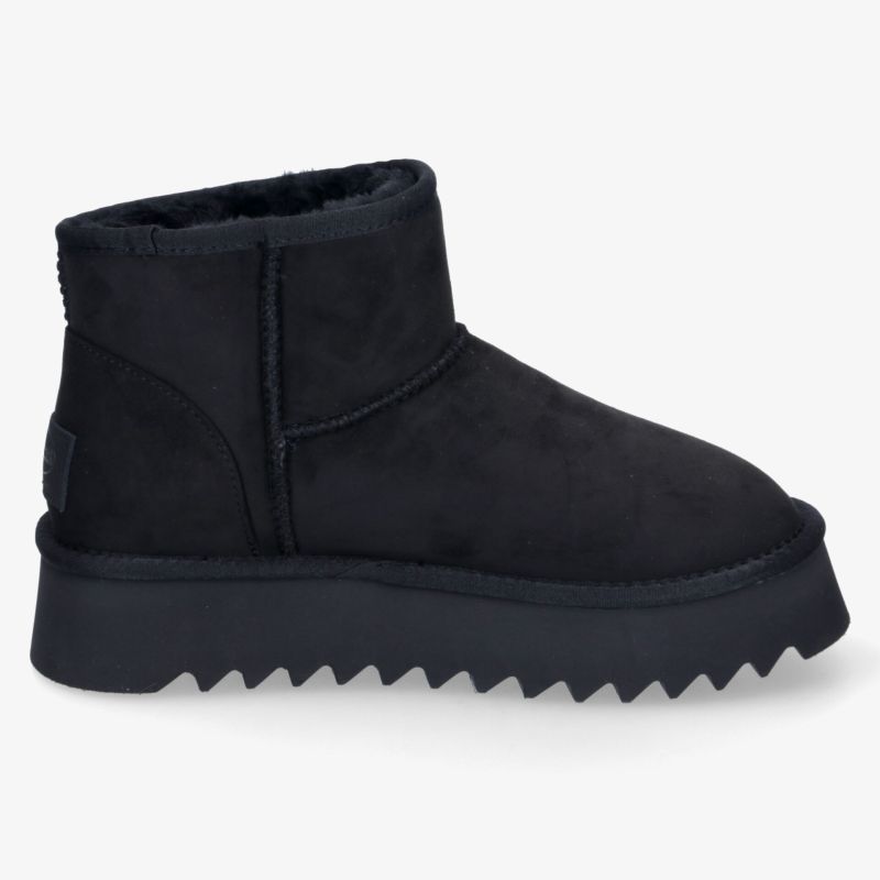 Schwarzer Winterschuh mit warmer Innenfütterung, robuster rutschfester Sohle und bequemem Schnitt