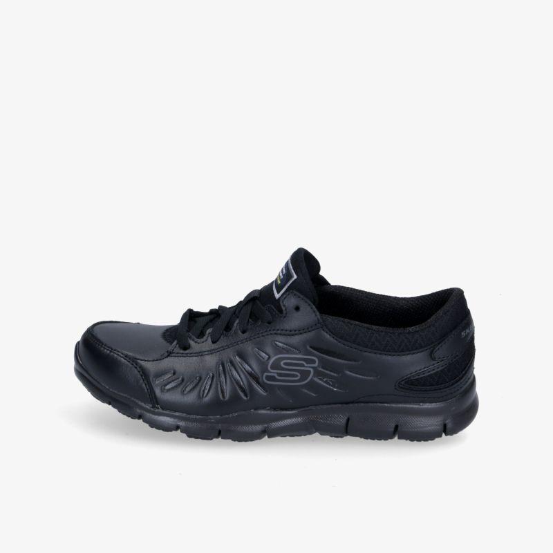 Leichter und komfortabler schwarzer Schuh mit Flexibilität und rutschfestem Profil für einen sportlichen Look.