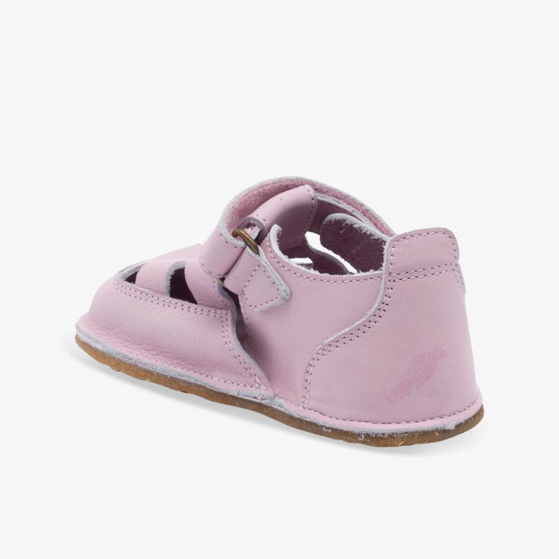 Weicher rosa Kinderschuh mit verstellbarem Riemen und flexibler Sohle für optimalen Komfort und Atmungsaktivität