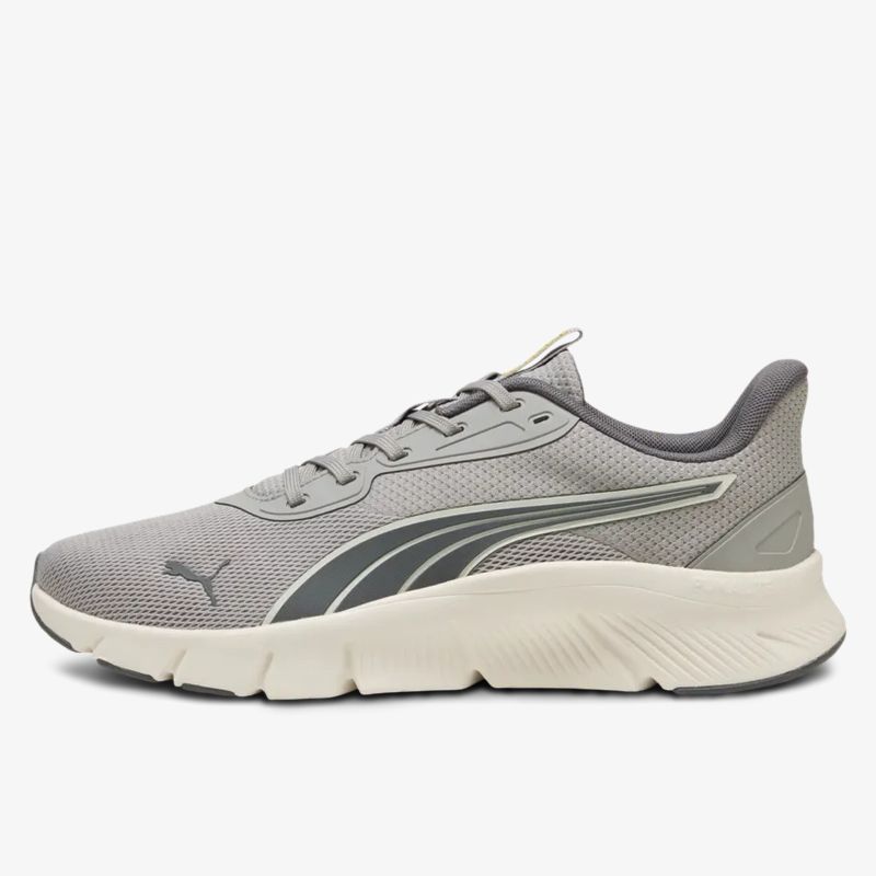 Leichter sportlicher Laufschuh mit atmungsaktivem Obermaterial und flexibler, gedämpfter Sohle für hohen Komfort