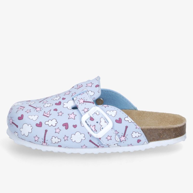 Bequemer blauer clog mit wolkendesign, verstellbarem riemen und weicher, atmungsaktiver sohle für angenehmes tragen