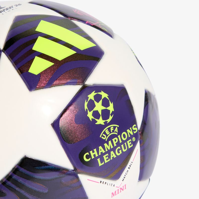 Offizieller UEFA Champions League Fußball mit leuchtenden Farben und hochwertigem Design, ideal für Spiel und Training