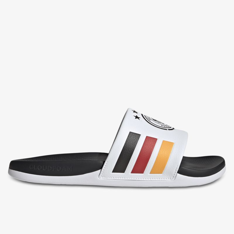 Bequeme und modische weiße Sandale mit farbigen Streifen und rutschfester Sohle, seitliche Ansicht