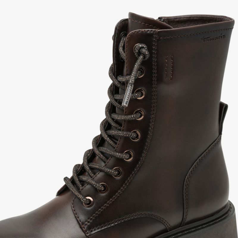 Brauner Leder-Schnürstiefel mit runder Zehenkappe und robustem Absatz, klassisch und zeitlos gestaltet