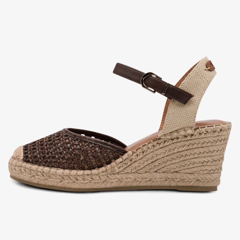Sommerlicher Keilsandalette mit Flechtoptik und Riemchen für perfekten Halt.