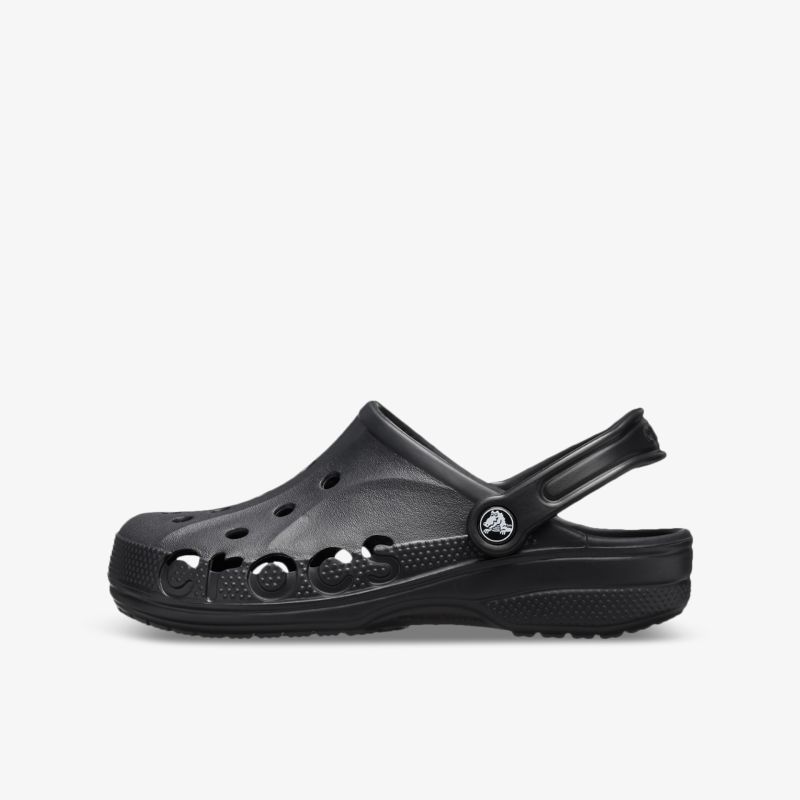 Schwarzer Crocs Clog mit seitlicher Ansicht, leicht, bequem und atmungsaktiv für vielseitigen Gebrauch