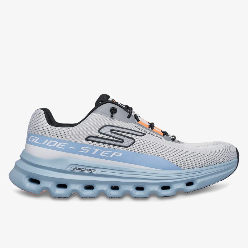 Moderner leichter Laufschuh mit atmungsaktivem Obermaterial und flexibler dämpfender Sohle