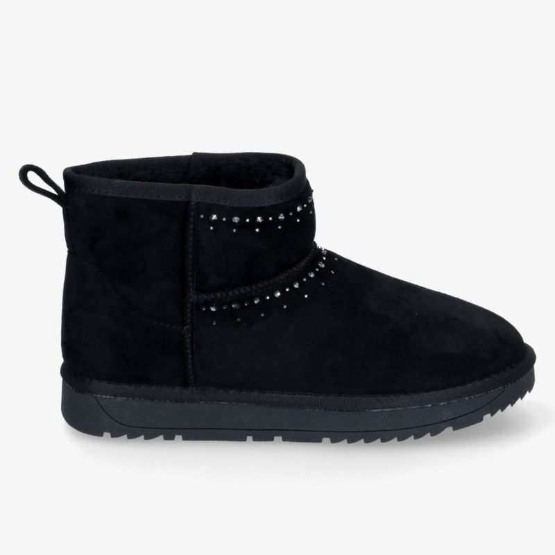 Schwarzer Winterboot mit warmem Innenfutter, rutschfester Sohle und stilvollen Nieten, bequemer und strapazierfähiger Schuh