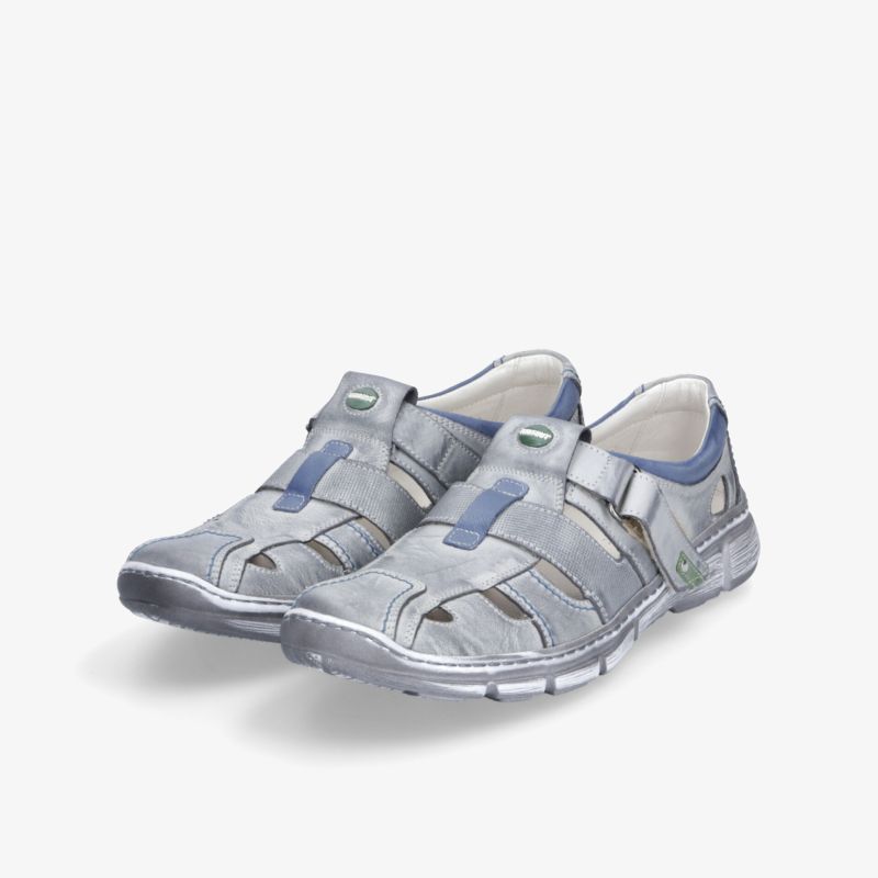 Komfortable und atmungsaktive Freizeitschuhe als Paar mit gepolsterter Innensohle und flexiblem Design