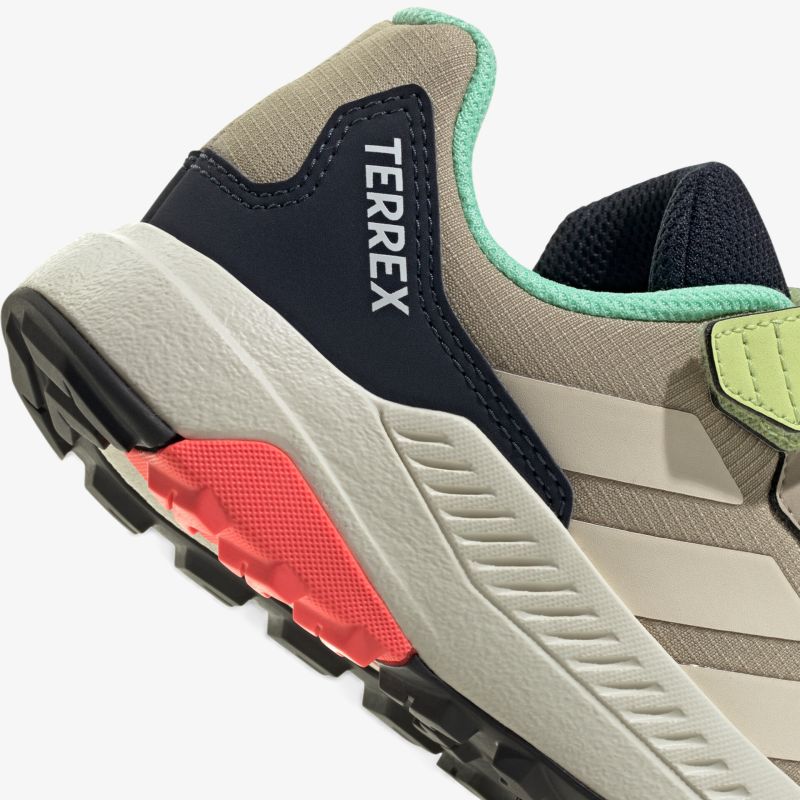 Robuster, atmungsaktiver Sportschuh mit federnder, rutschfester Sohle und bequemer Passform
