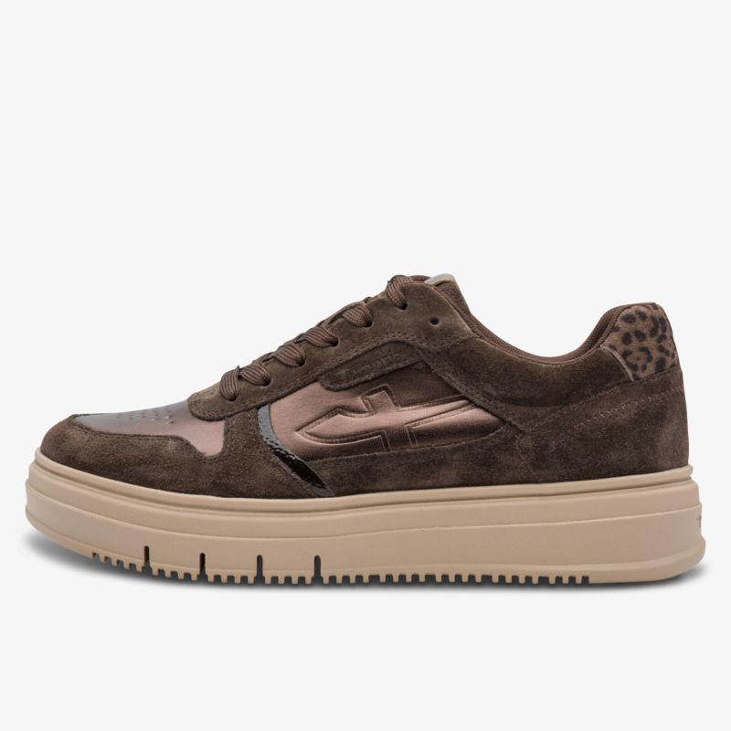 Moderner brauner Wildleder Sneaker für komfortablen und stylischen Freizeitlook mit robuster Sohle