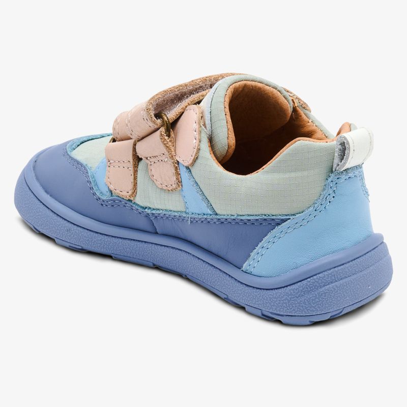 Vielseitiger Sneaker mit Klettverschluss und farbenfrohem Design, ideale Passform und Komfort.