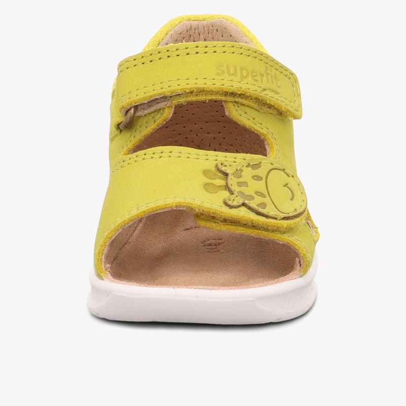 Gelber Kinderschuh mit Klettverschluss, weichem Leder und rutschfester Sohle, perfekt für den Alltag