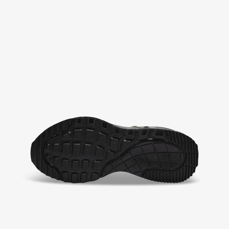 Robuste schwarze Schuhsohle mit tiefem Profil für optimalen Halt und hohe Strapazierfähigkeit