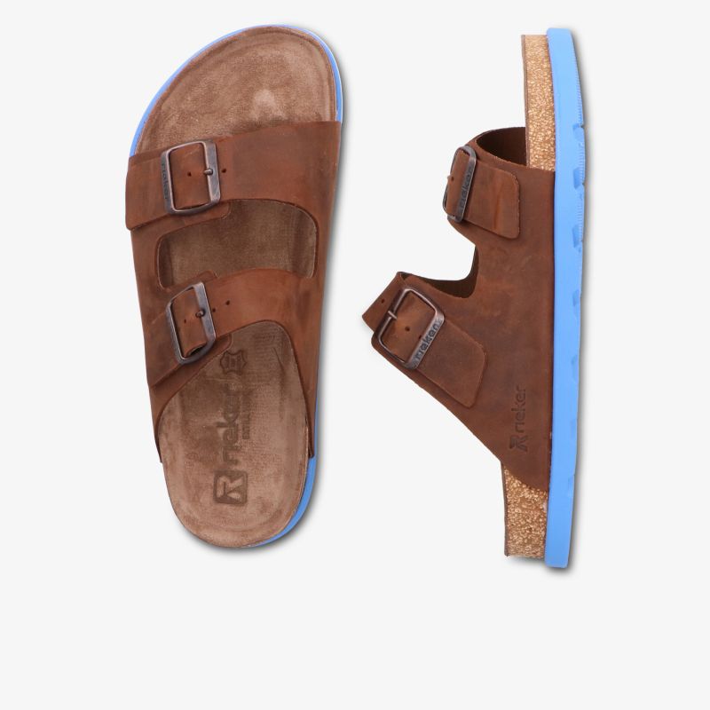 Brauner Schuh mit verstellbaren Schnallen und komfortabler Korksohle, seitliche Ansicht