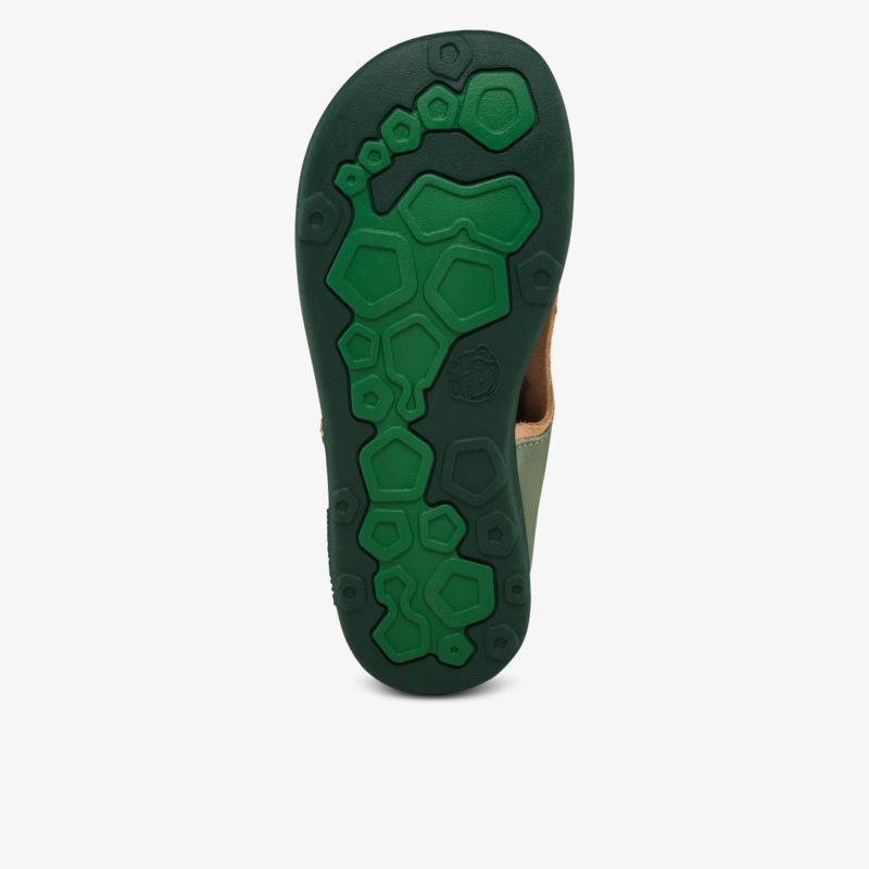 Robuste rutschfeste Profilsohle mit griffigem Profil für sicheren Halt und hohen Komfort