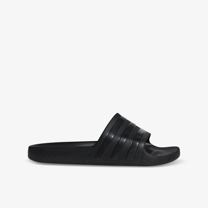 Bequeme schwarze Slip-On Sandalen mit rutschfestem Design, ideal für Freizeitaktivitäten und Wasserumgebungen.