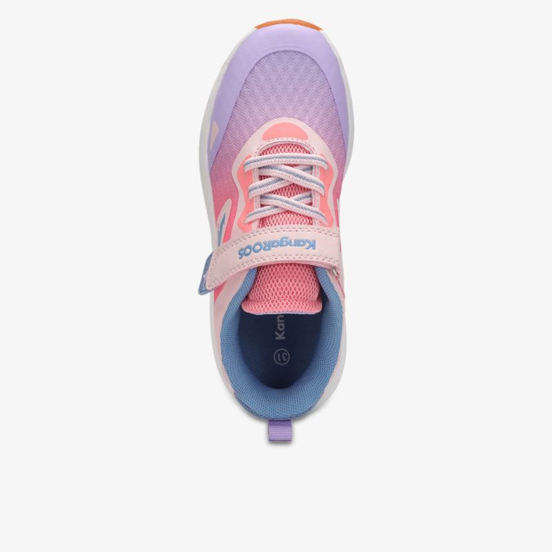 Leichter Sneaker mit atmungsaktivem Material und gepolstertem Schaft für bequemen Sitz