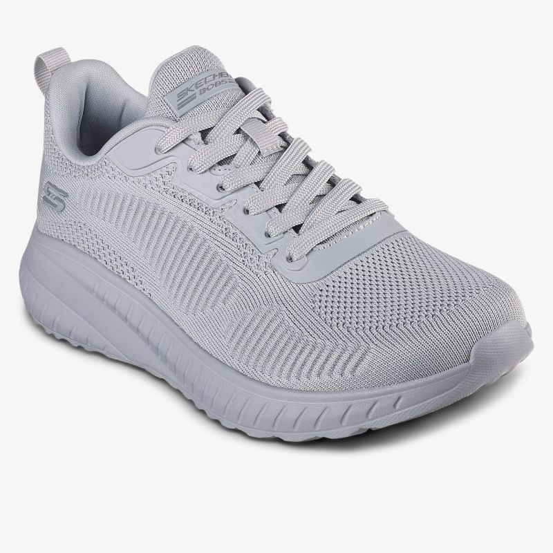Moderner grauer Sneaker mit rutschfester Sohle und atmungsaktivem Material.