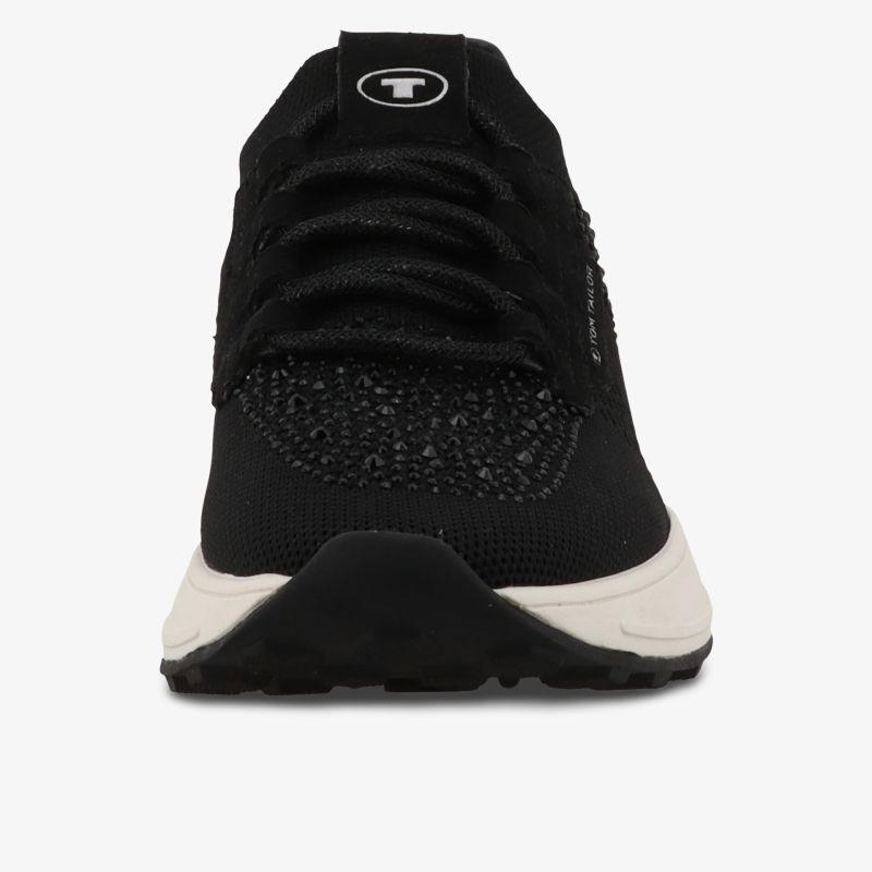 Schwarzer sportlicher Sneaker mit komfortabler Passform und rutschfester Sohle, Frontansicht