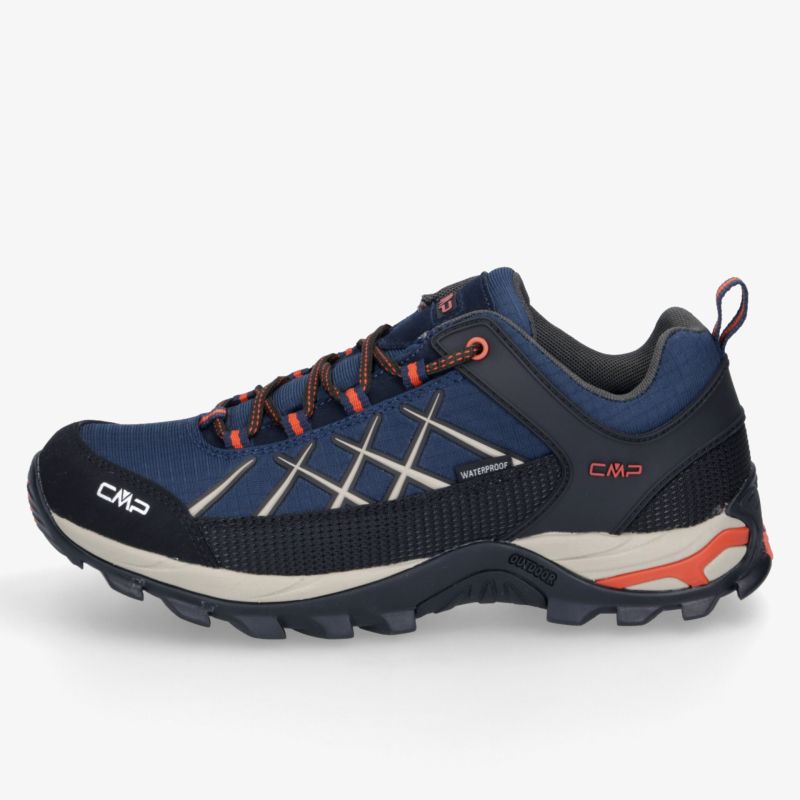 Robuster Outdoor-Wanderschuh in Blau mit rutschfester Profilsohle und komfortablem Design für gute Stabilität
