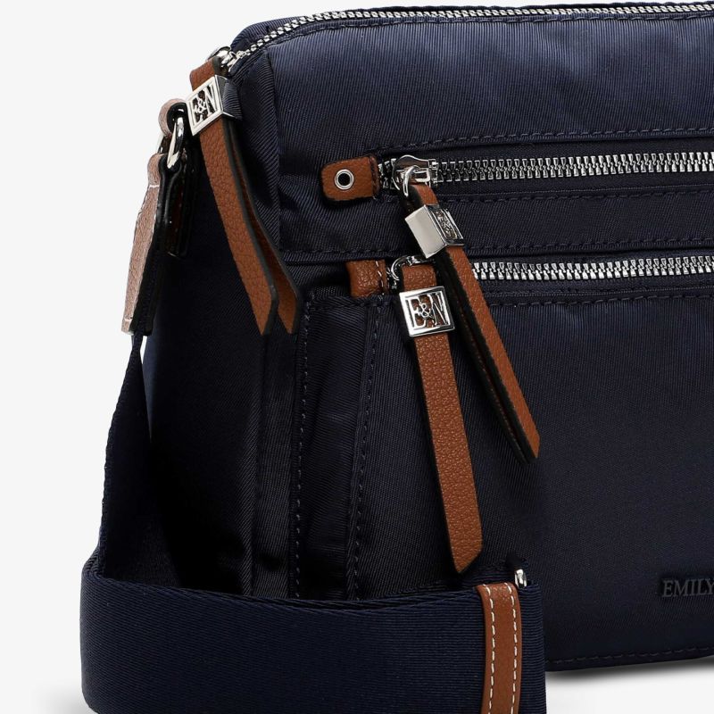 Kompakte und robuste Tasche mit mehreren Reißverschlussfächern für unterschiedliche Aufbewahrungsmöglichkeiten