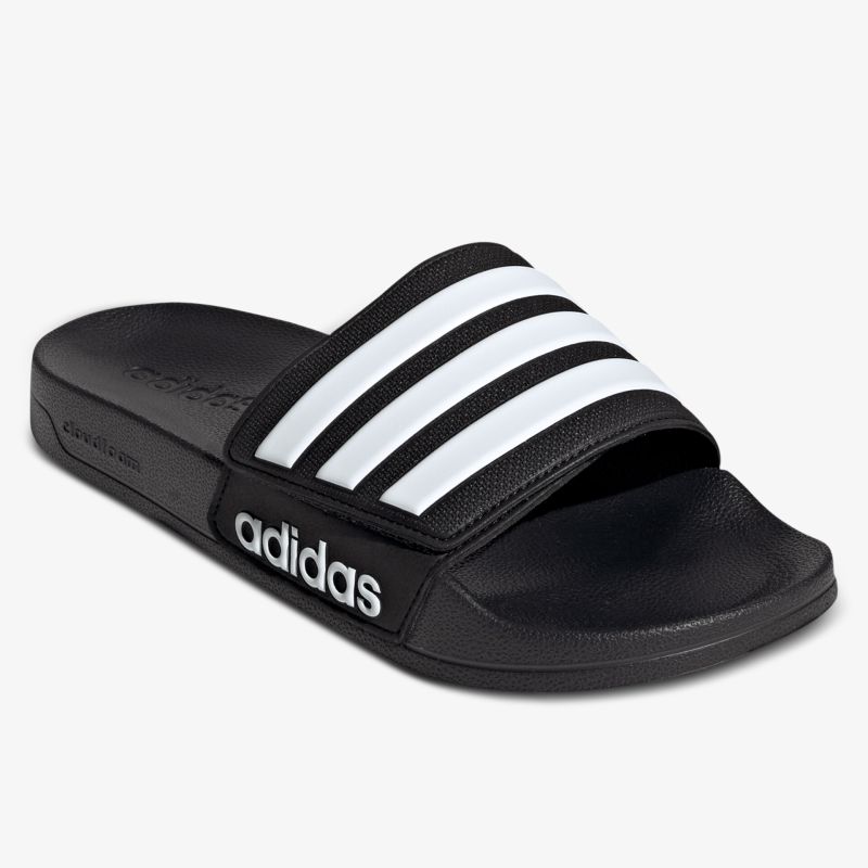 Bequeme und leichte Adidas Badeschuhe mit rutschfester Sohle und sportlichem Schwarz-Weiß-Design