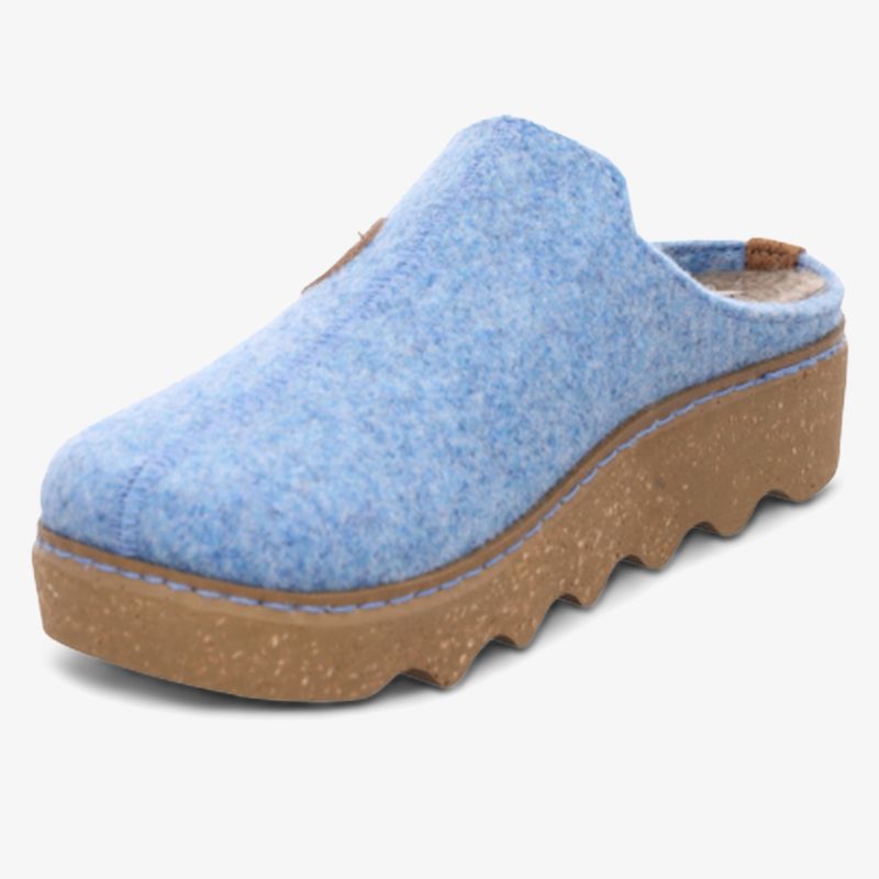 Bequeme Hausschuhe mit weichem Filzmaterial und leichter rutschfester Keilsohle, ideales Komfortschuhmodell